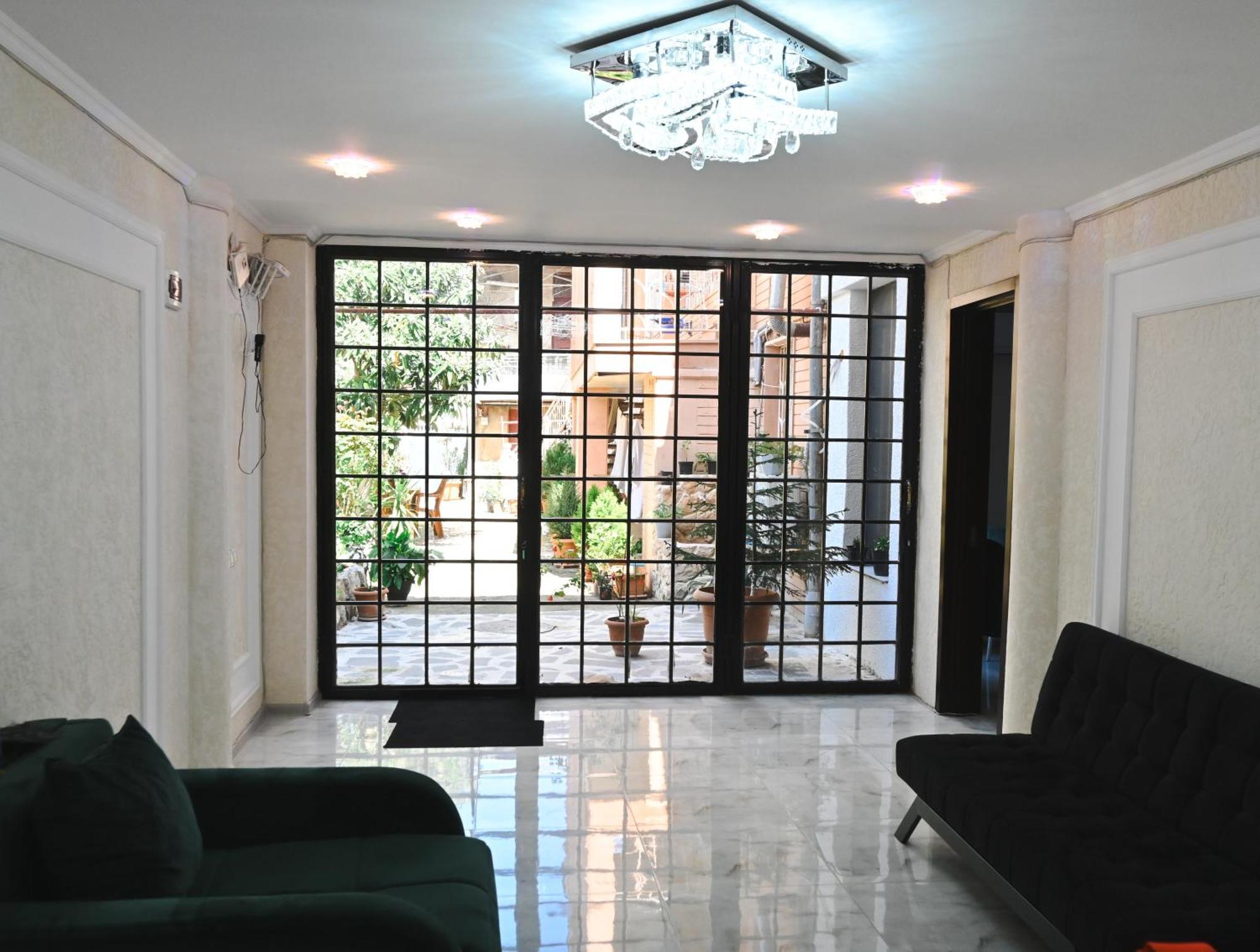 Jerusalem Hotel Koetaisi Buitenkant foto